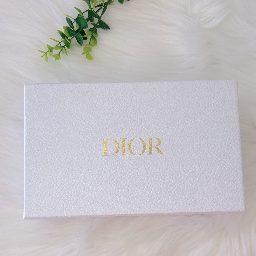 Dior Textured White Box with Gold‎ Logo